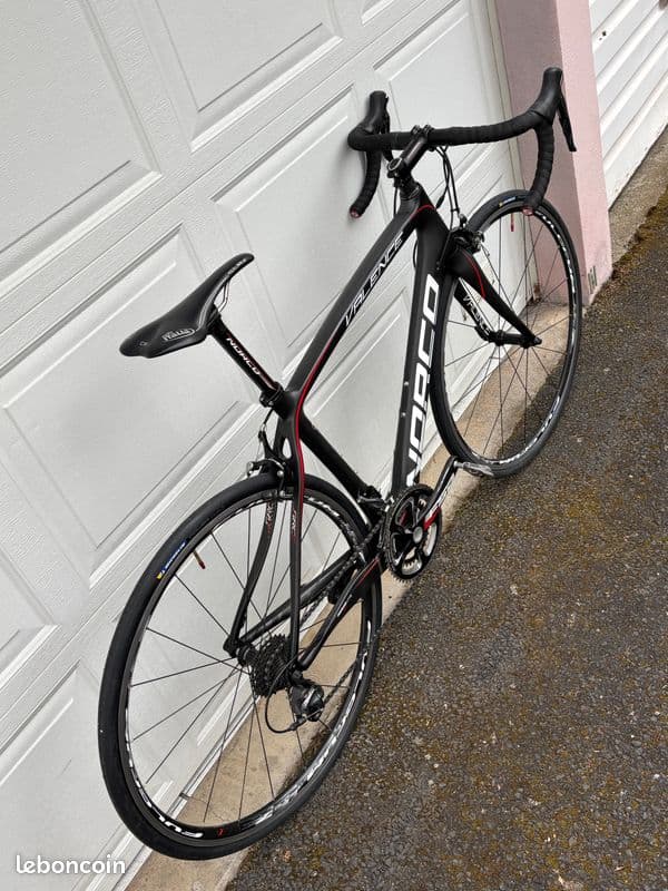 Vélo carbone Specialized - miniature 1